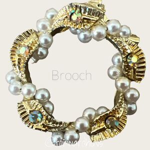 Gold Tone Faux Pearl and Aurora Borealis￼ Brooch